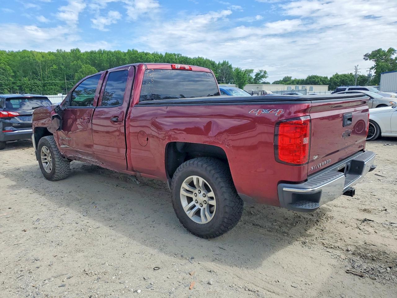 2016 CHEVROLET SILVERADO K1500 LT photo 4