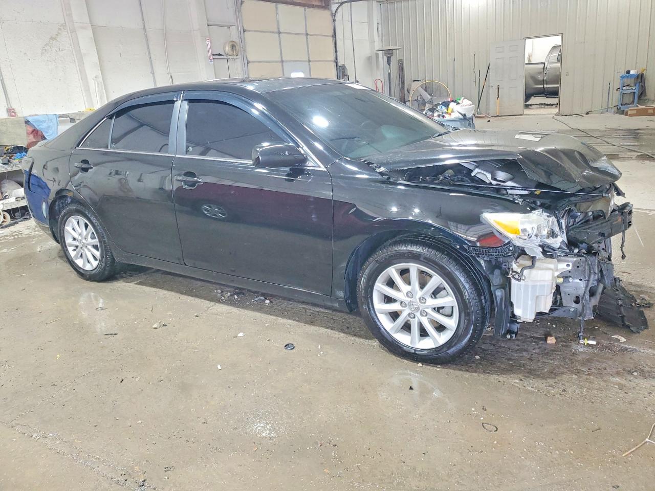 2011 TOYOTA CAMRY XLE V6 photo 10