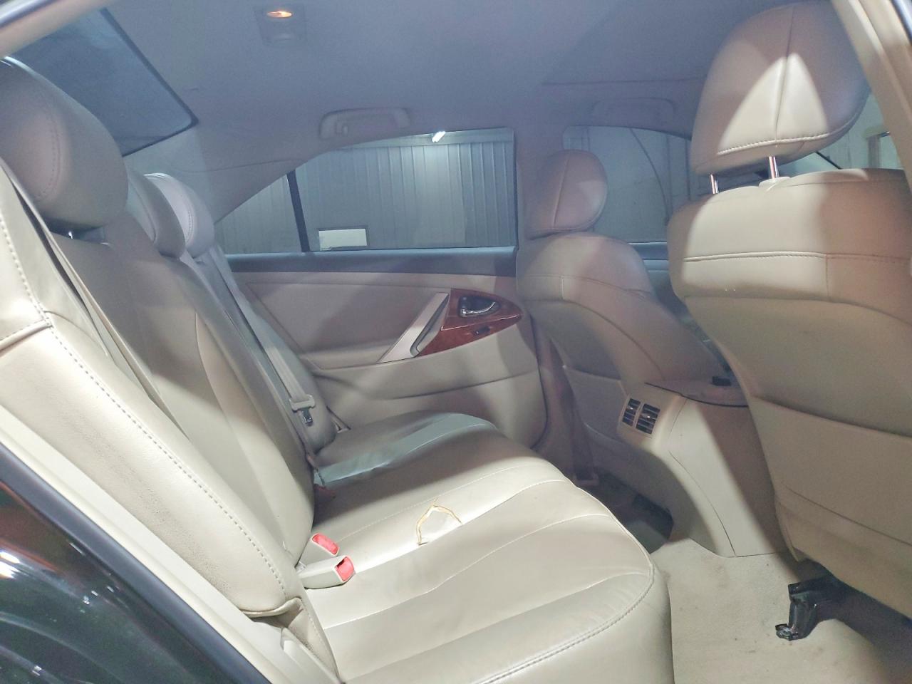 2011 TOYOTA CAMRY XLE V6 photo 25