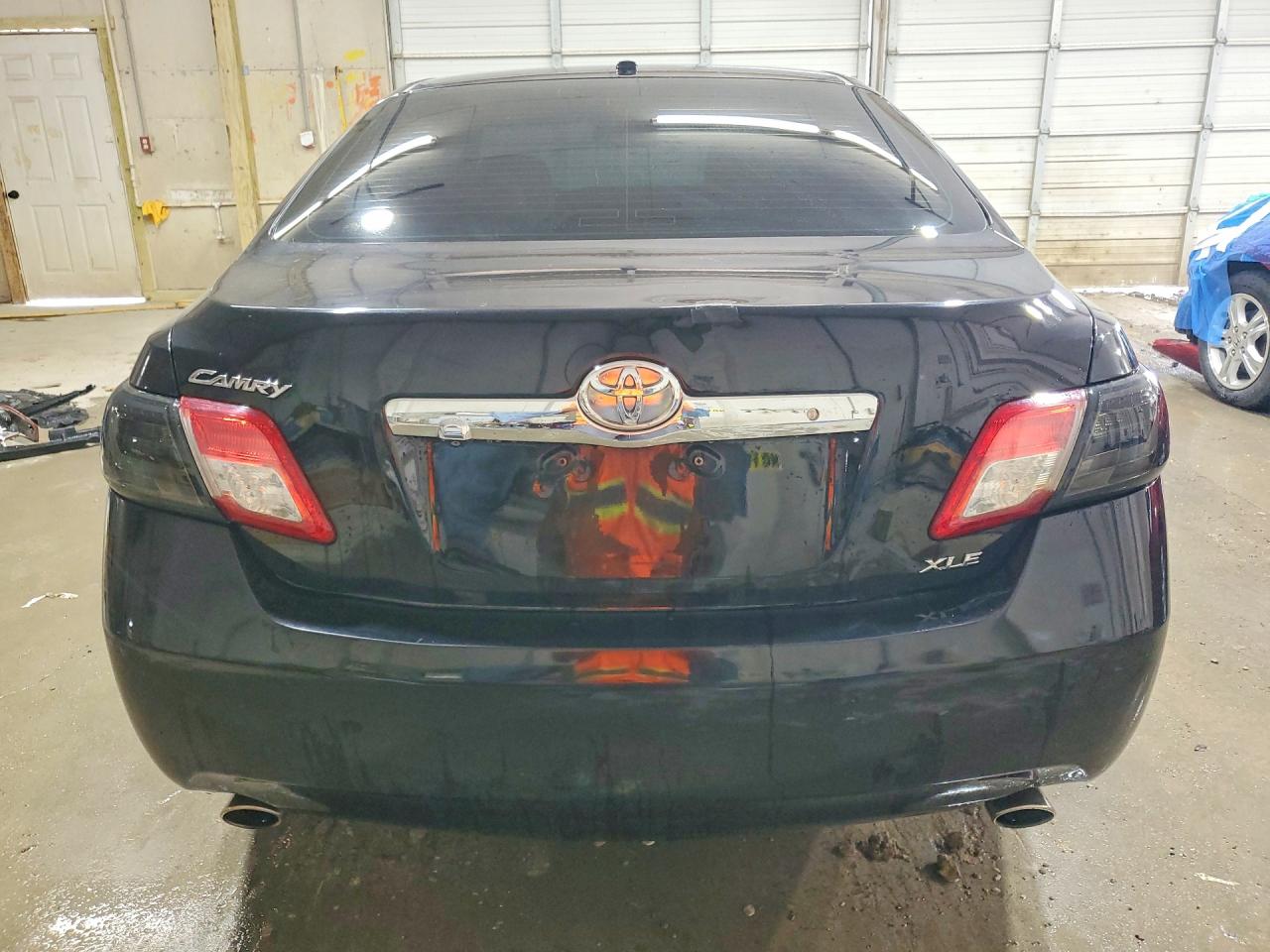 2011 TOYOTA CAMRY XLE V6 photo 15