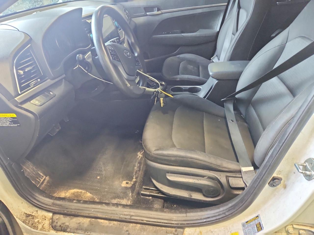 2018 HYUNDAI ELANTRA SE photo 13