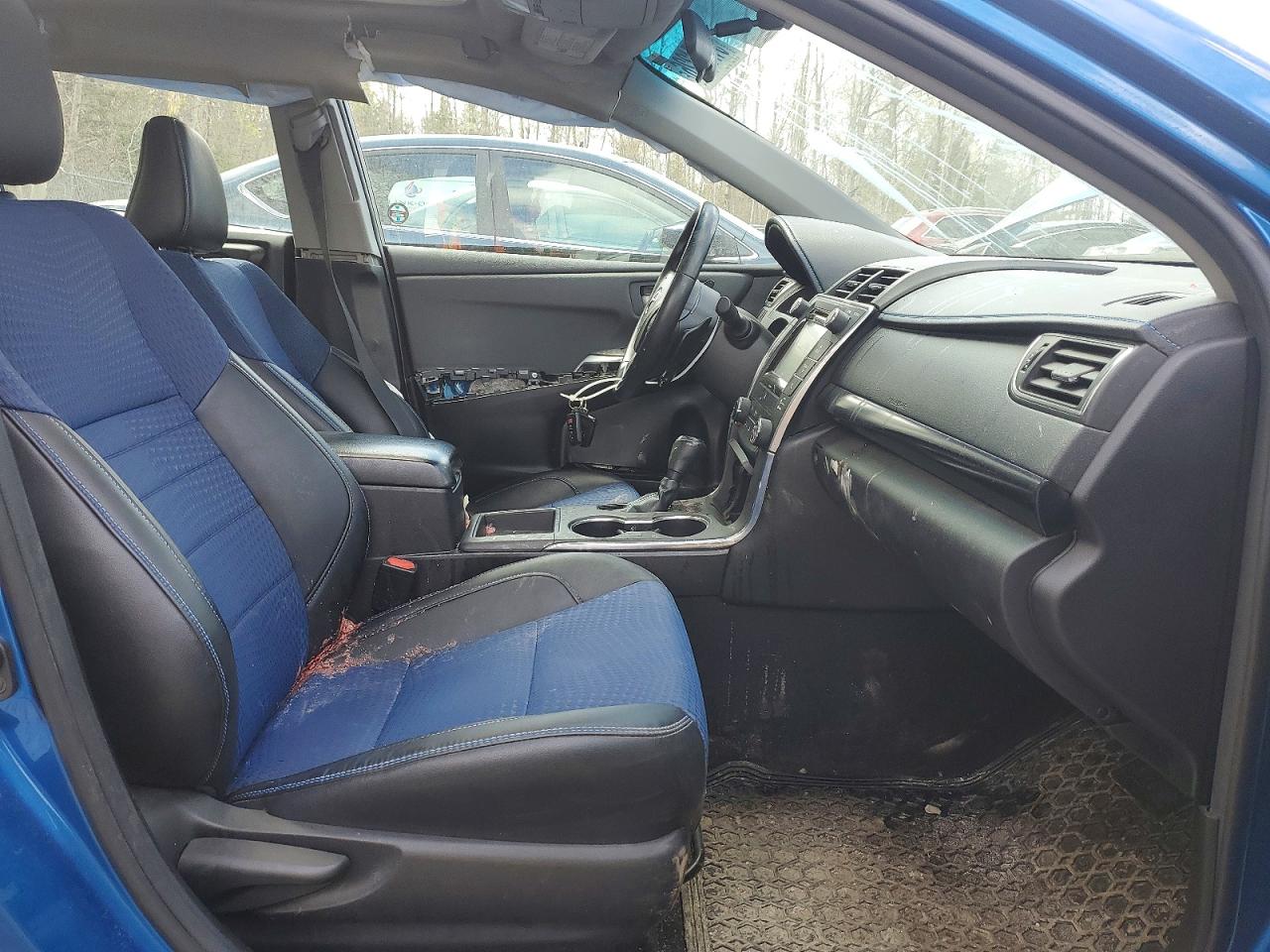 2016 TOYOTA CAMRY LE photo 13