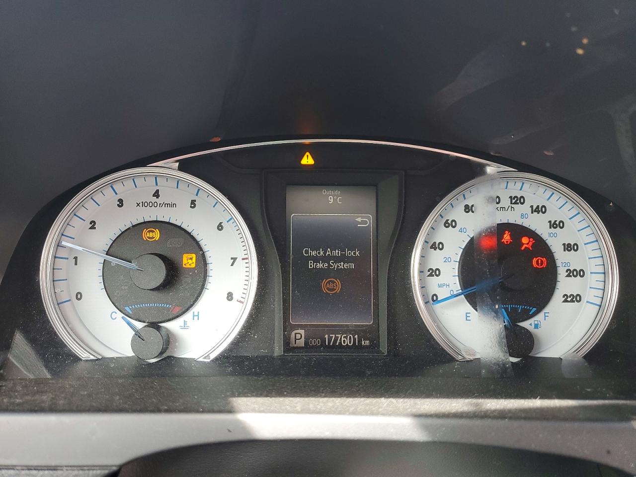 2016 TOYOTA CAMRY LE photo 17