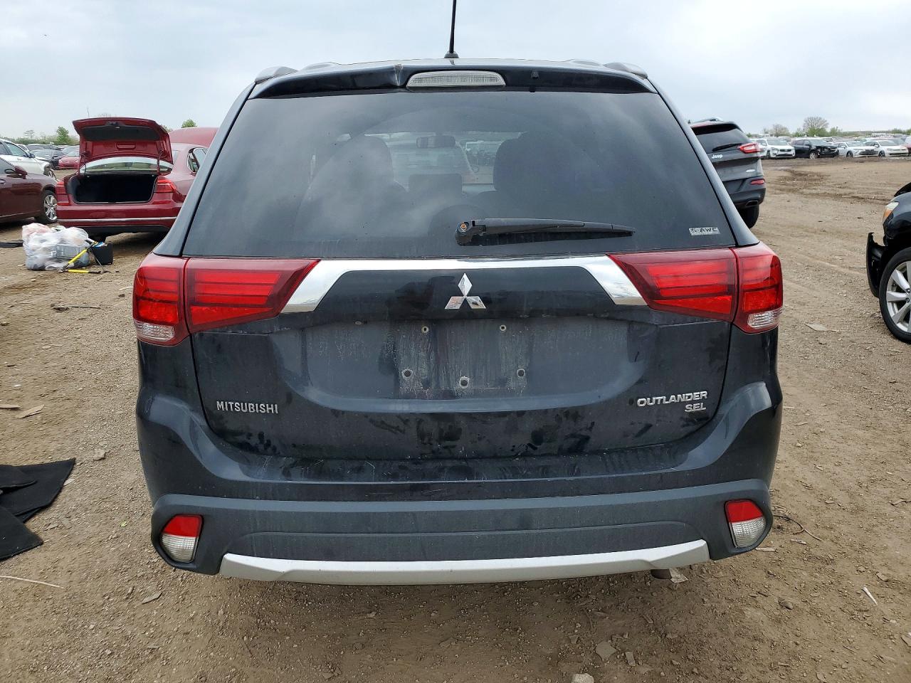 2016 MITSUBISHI OUTLANDER SE photo 6