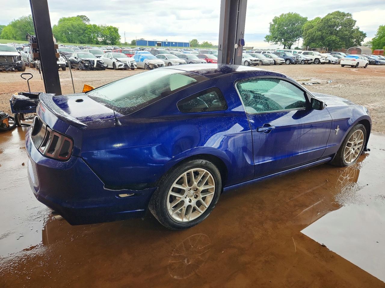 2013 FORD MUSTANG photo 7