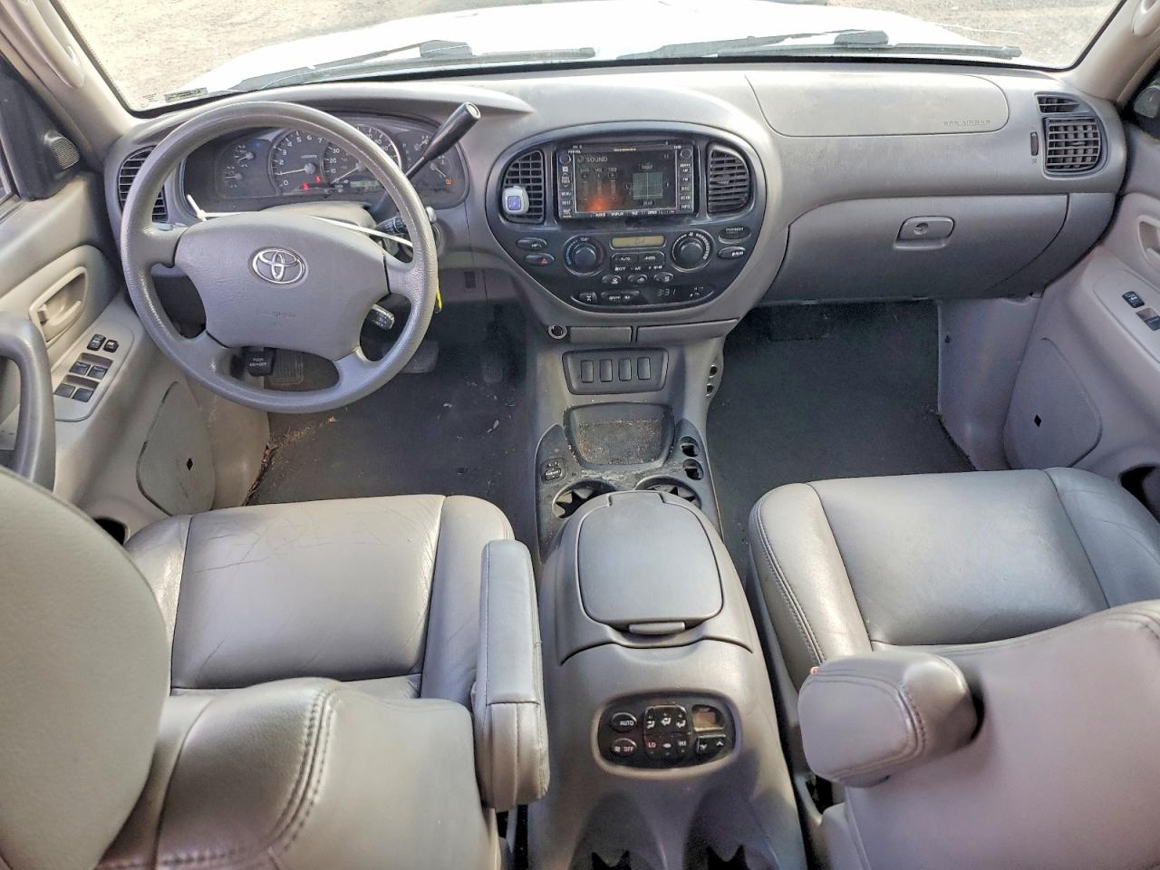 2005 TOYOTA SEQUOIA SR5 photo 15