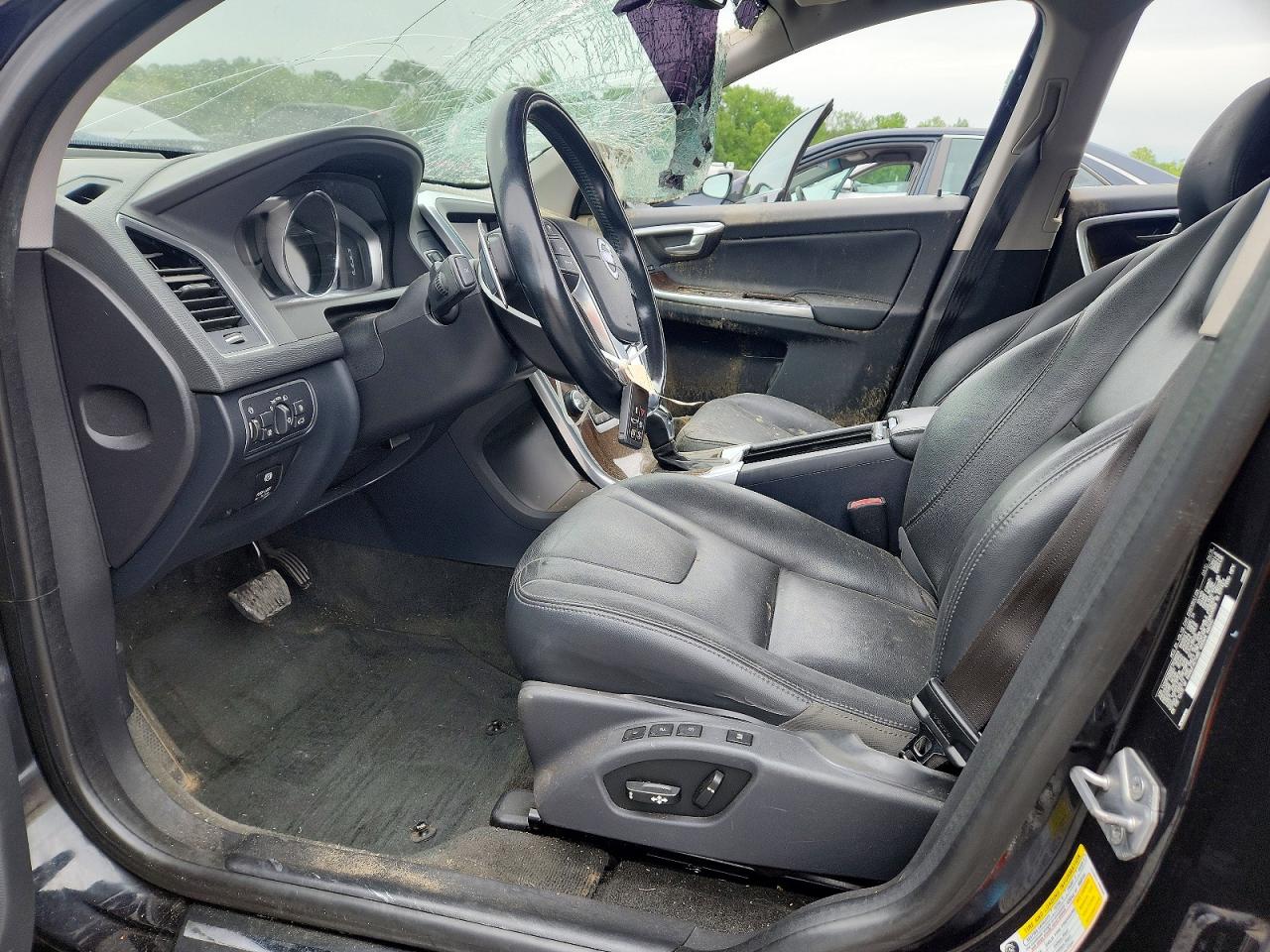2015 VOLVO XC60 T6 PLATINUM photo 13