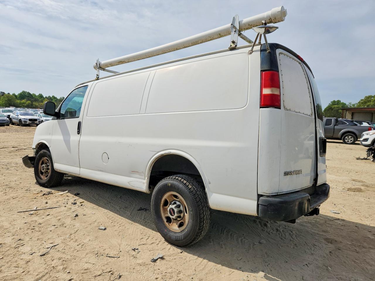 2003 GMC SAVANA G3500 photo 3