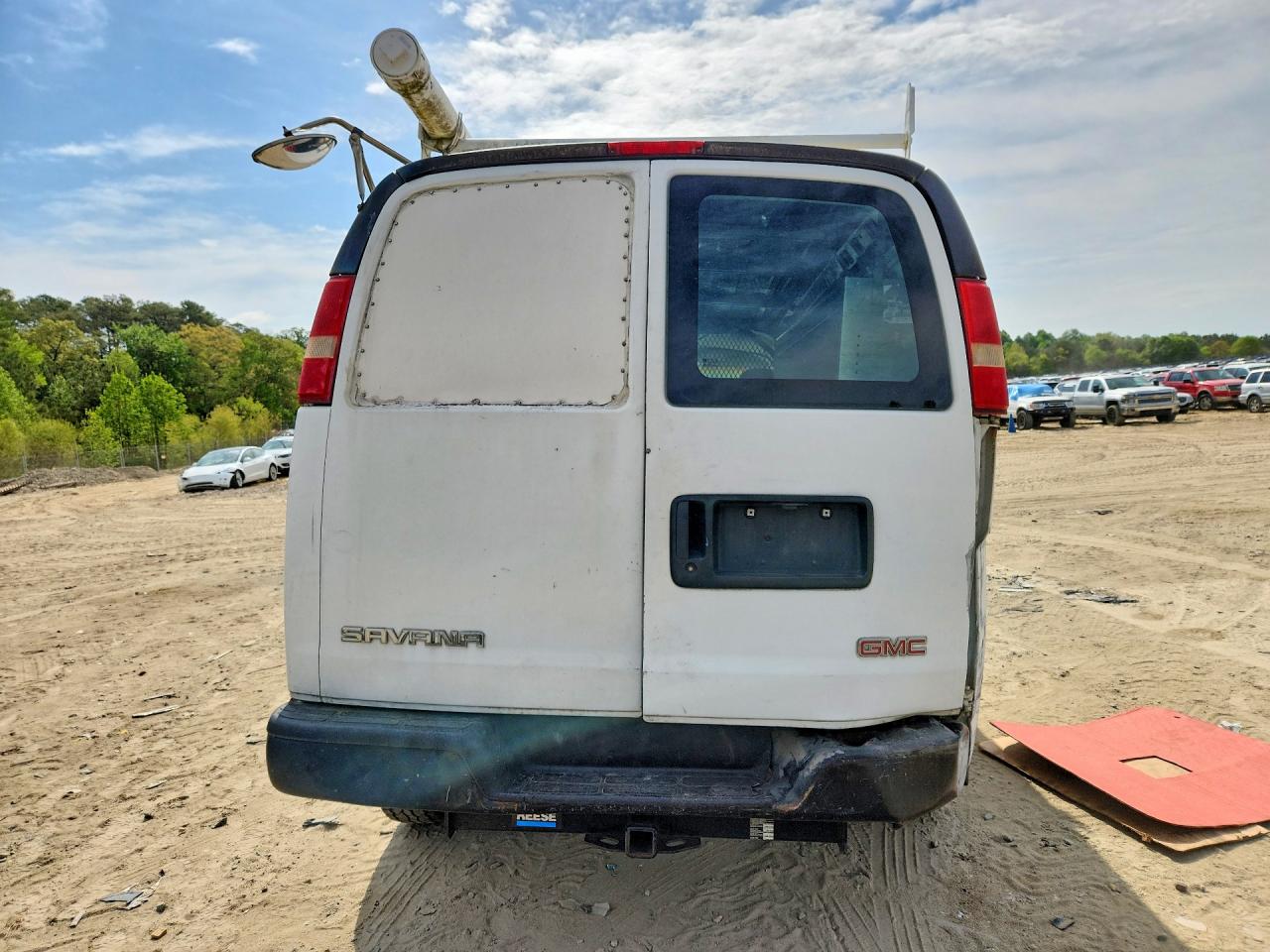2003 GMC SAVANA G3500 photo 11