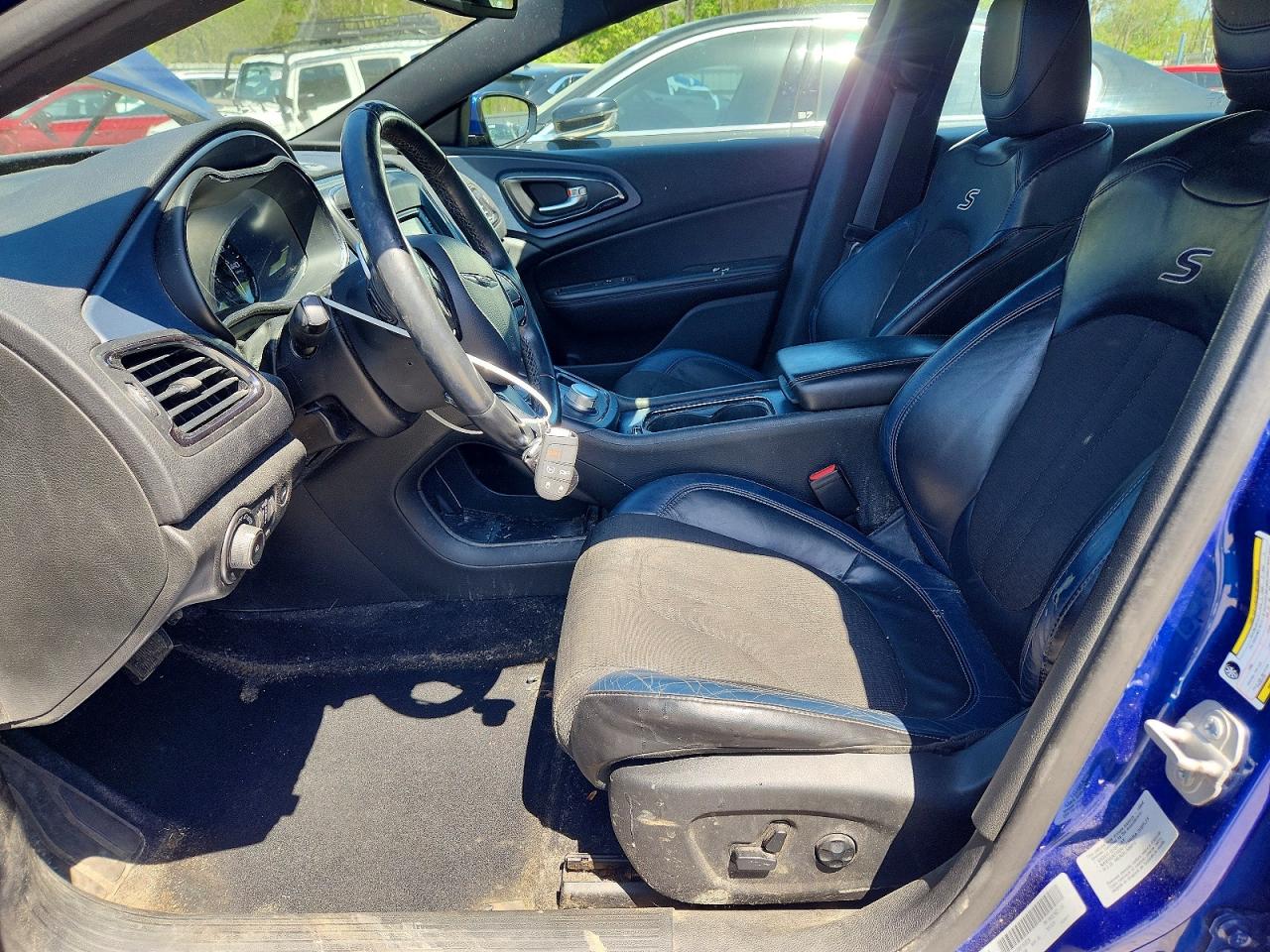 2015 CHRYSLER 200 S photo 7