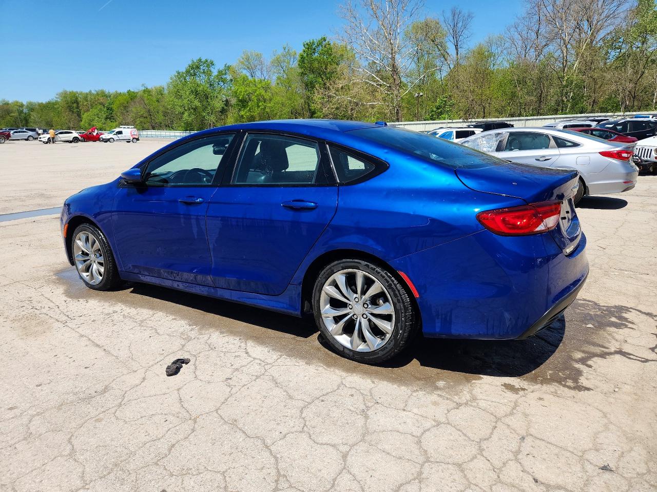 2015 CHRYSLER 200 S photo 2