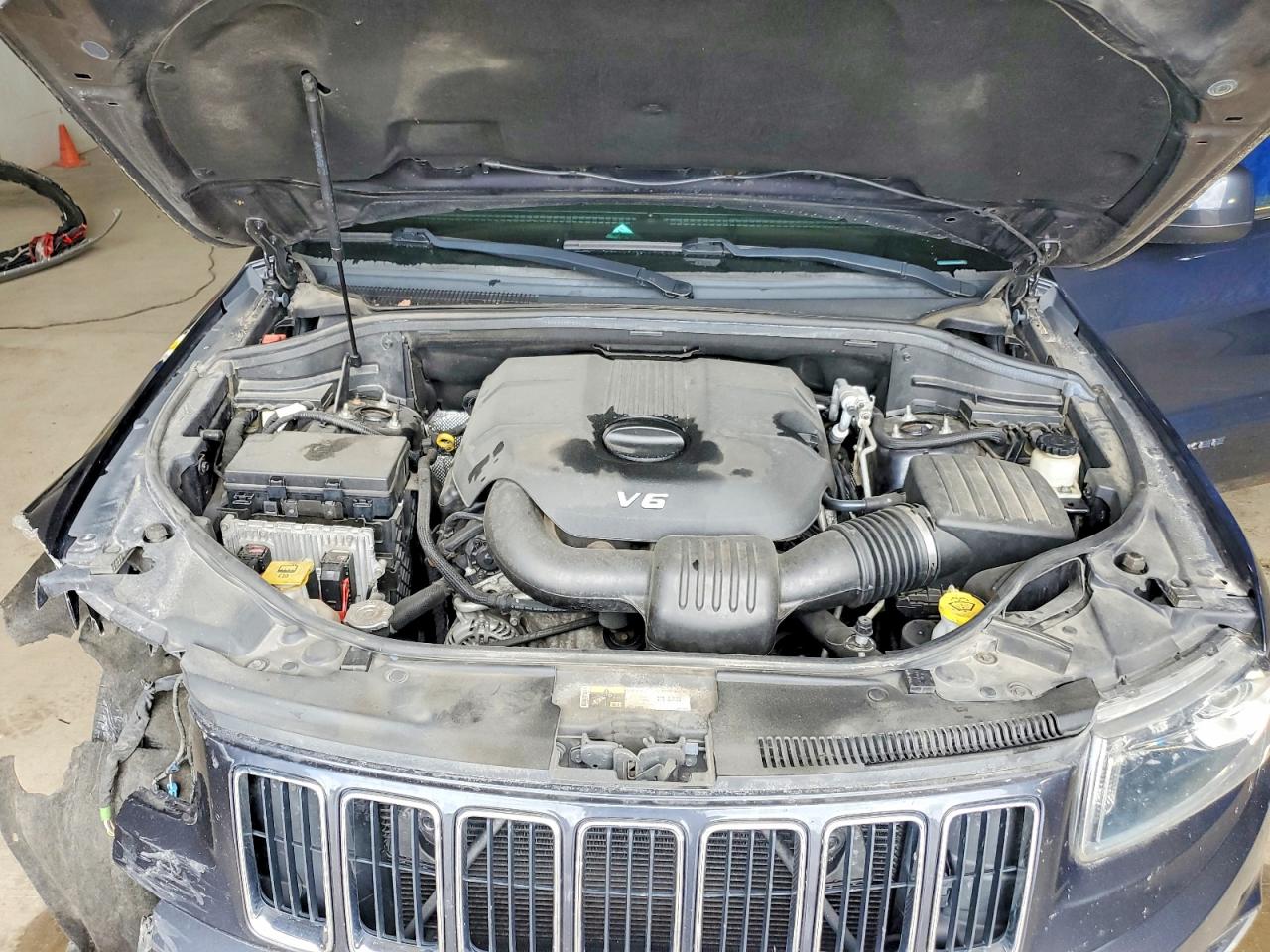 2014 JEEP GRAND CHEROKEE LAREDO photo 34