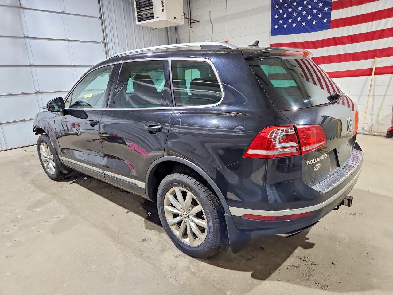2015 VOLKSWAGEN TOUAREG V6 photo 3