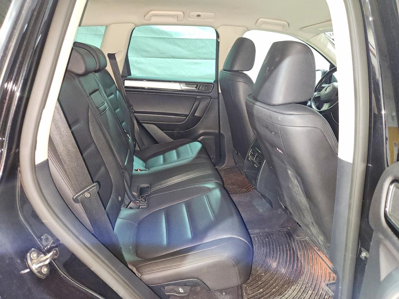 2015 VOLKSWAGEN TOUAREG V6 photo 21