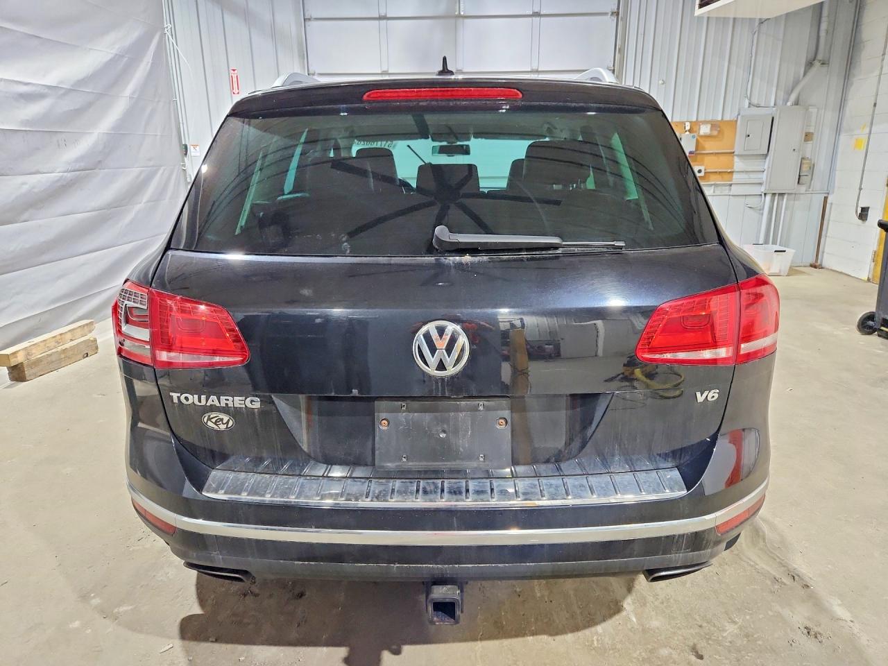 2015 VOLKSWAGEN TOUAREG V6 photo 11