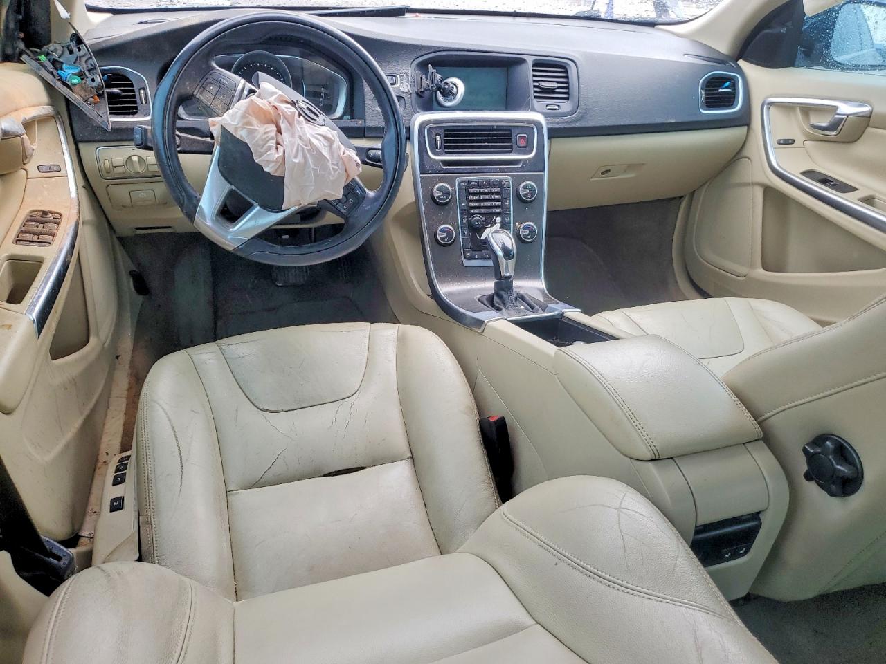 2015 VOLVO S60 PREMIER photo 15