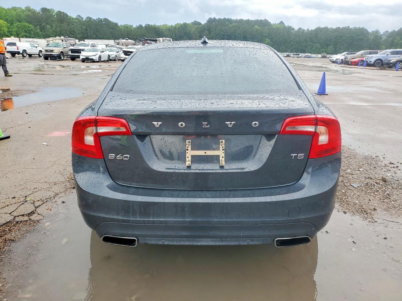 2015 VOLVO S60 PREMIER photo 11