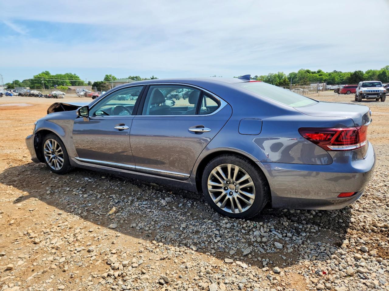 2016 LEXUS LS 460L photo 2