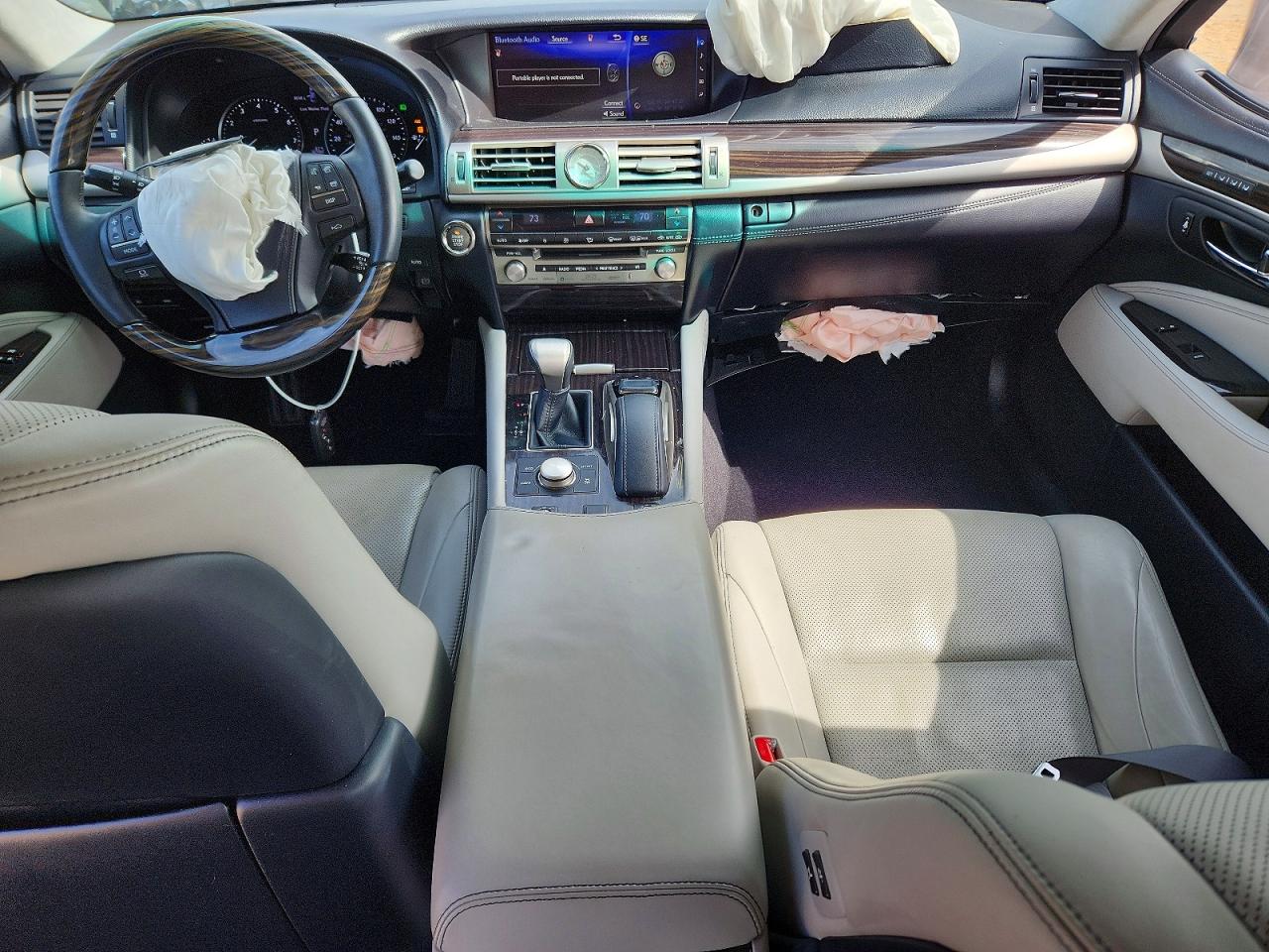 2016 LEXUS LS 460L photo 8