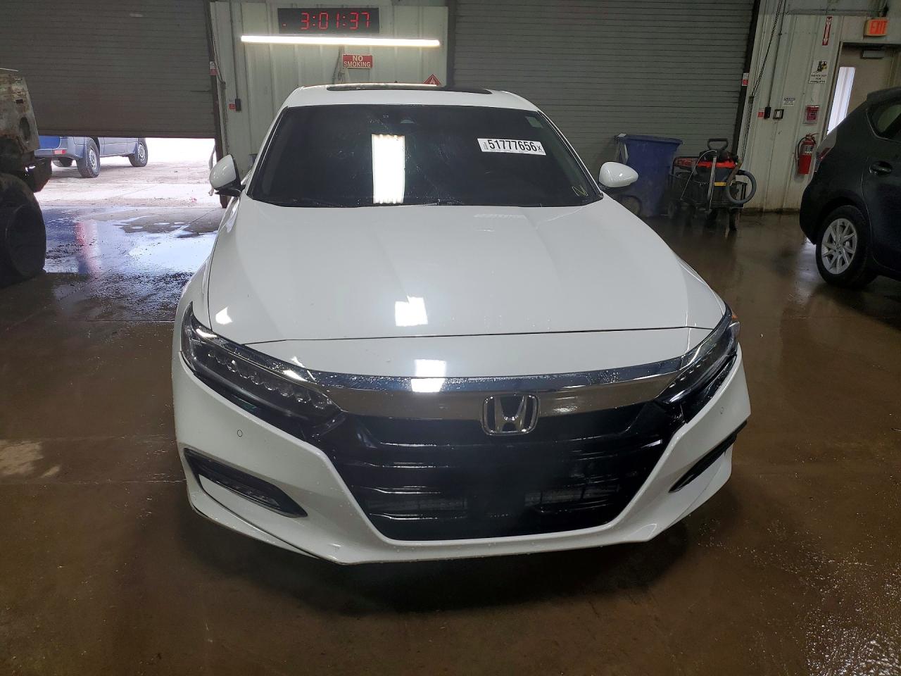 2018 HONDA ACCORD TOURING photo 13