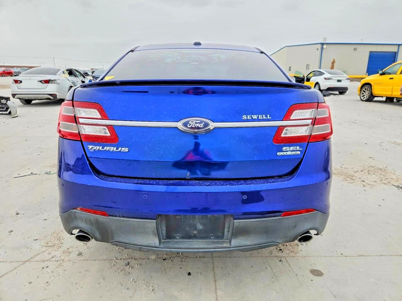 2014 FORD TAURUS SEL photo 11