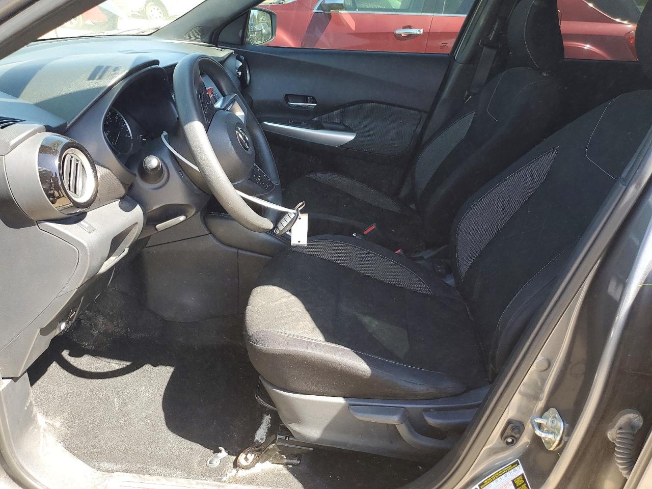 2018 NISSAN KICKS SV photo 19