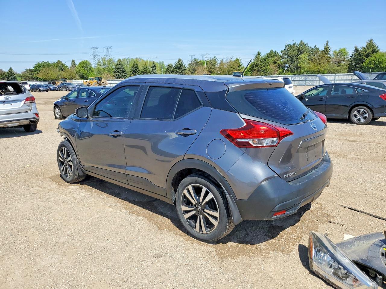 2018 NISSAN KICKS SV photo 4