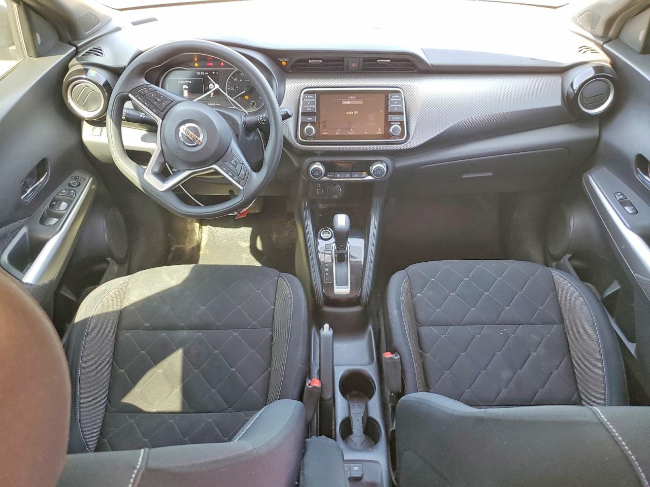 2018 NISSAN KICKS SV photo 22