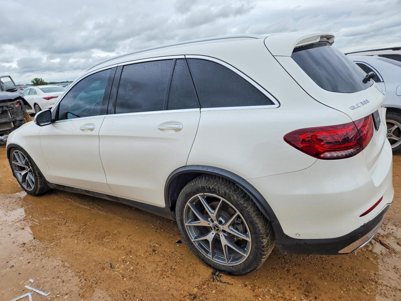 2021 MERCEDES-BENZ GLC 300 photo 2