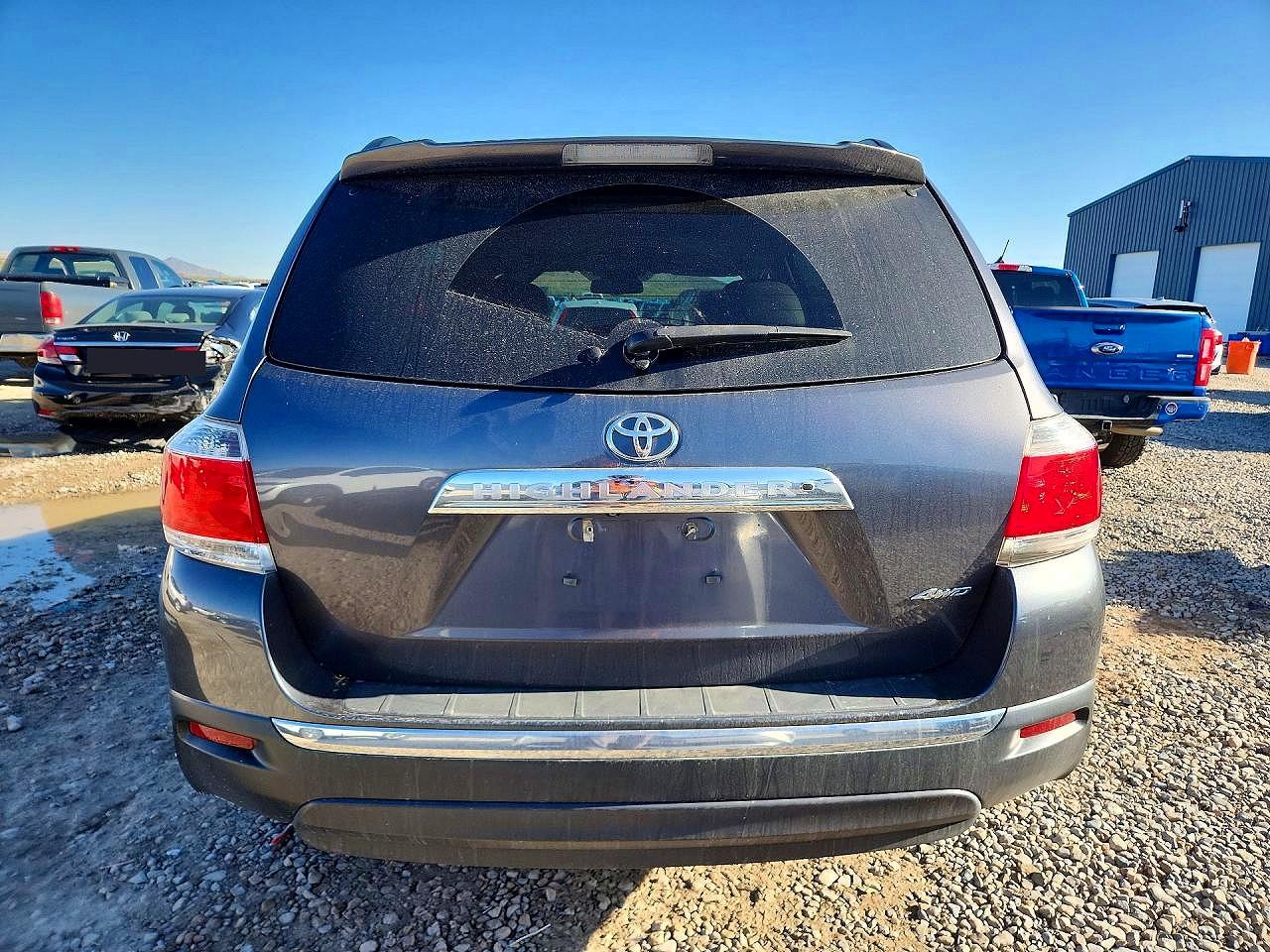 2013 TOYOTA HIGHLANDER SE photo 6