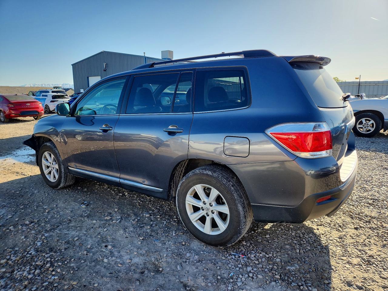 2013 TOYOTA HIGHLANDER SE photo 2