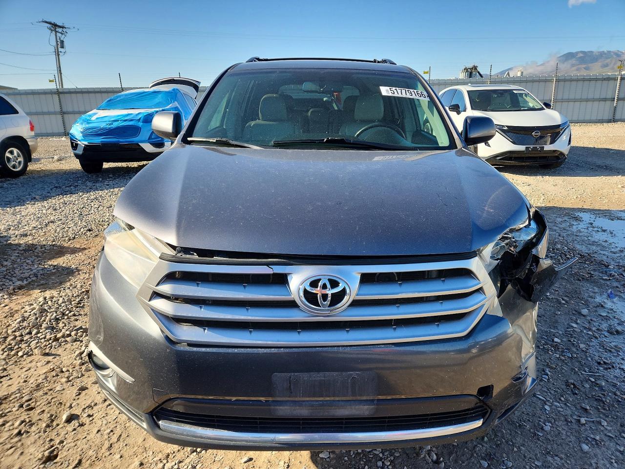 2013 TOYOTA HIGHLANDER SE photo 5