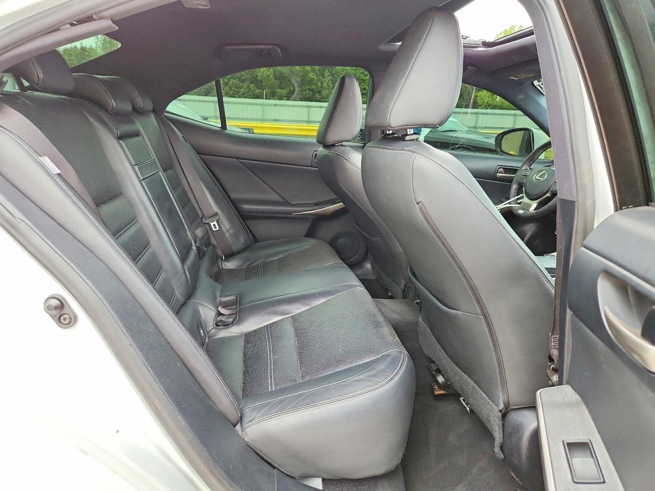 2019 LEXUS IS 300 photo 28
