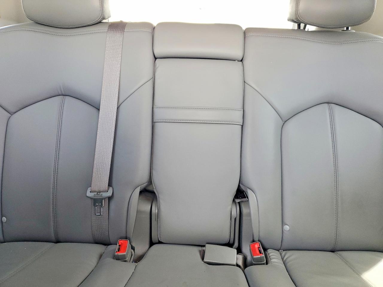2012 CADILLAC SRX photo 28