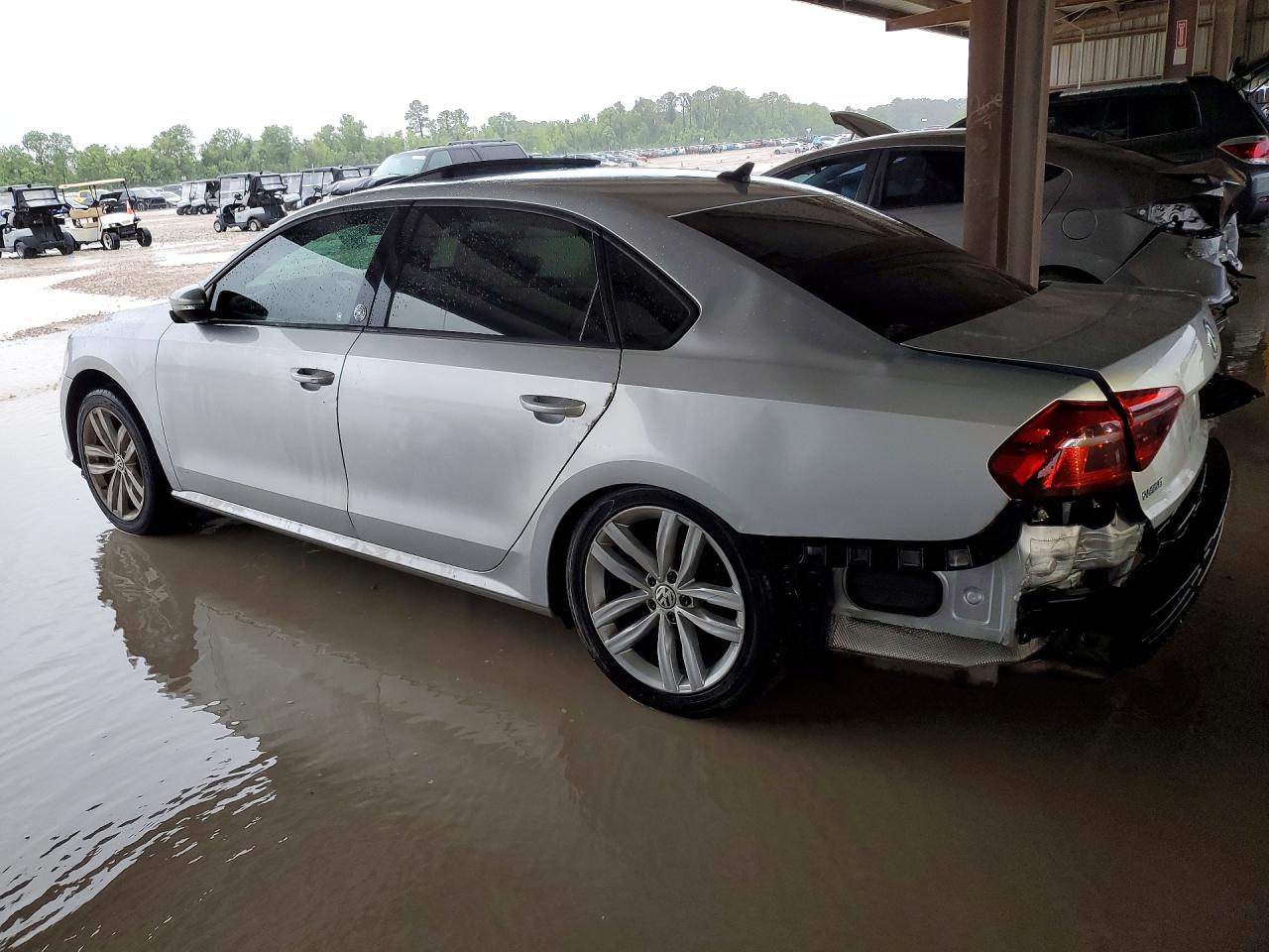 2019 VOLKSWAGEN PASSAT WOLFSBURG photo 4