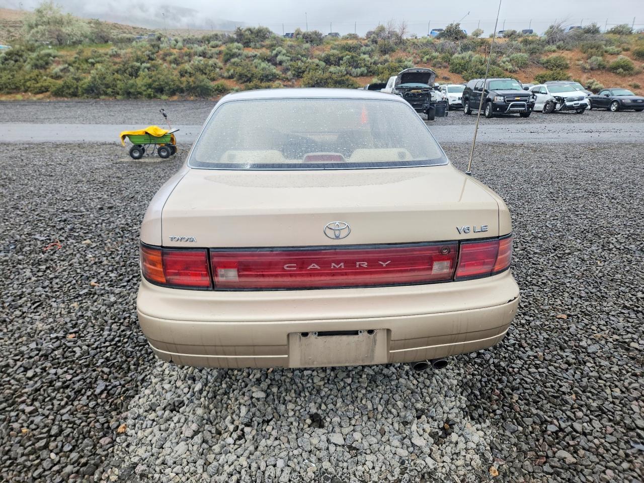 1994 TOYOTA CAMRY LE photo 6