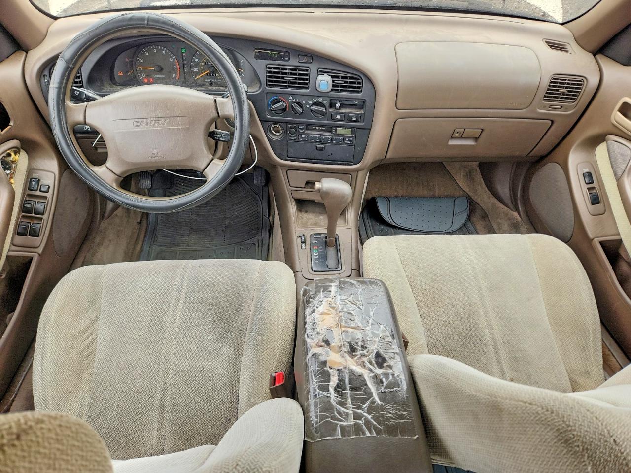 1994 TOYOTA CAMRY LE photo 8