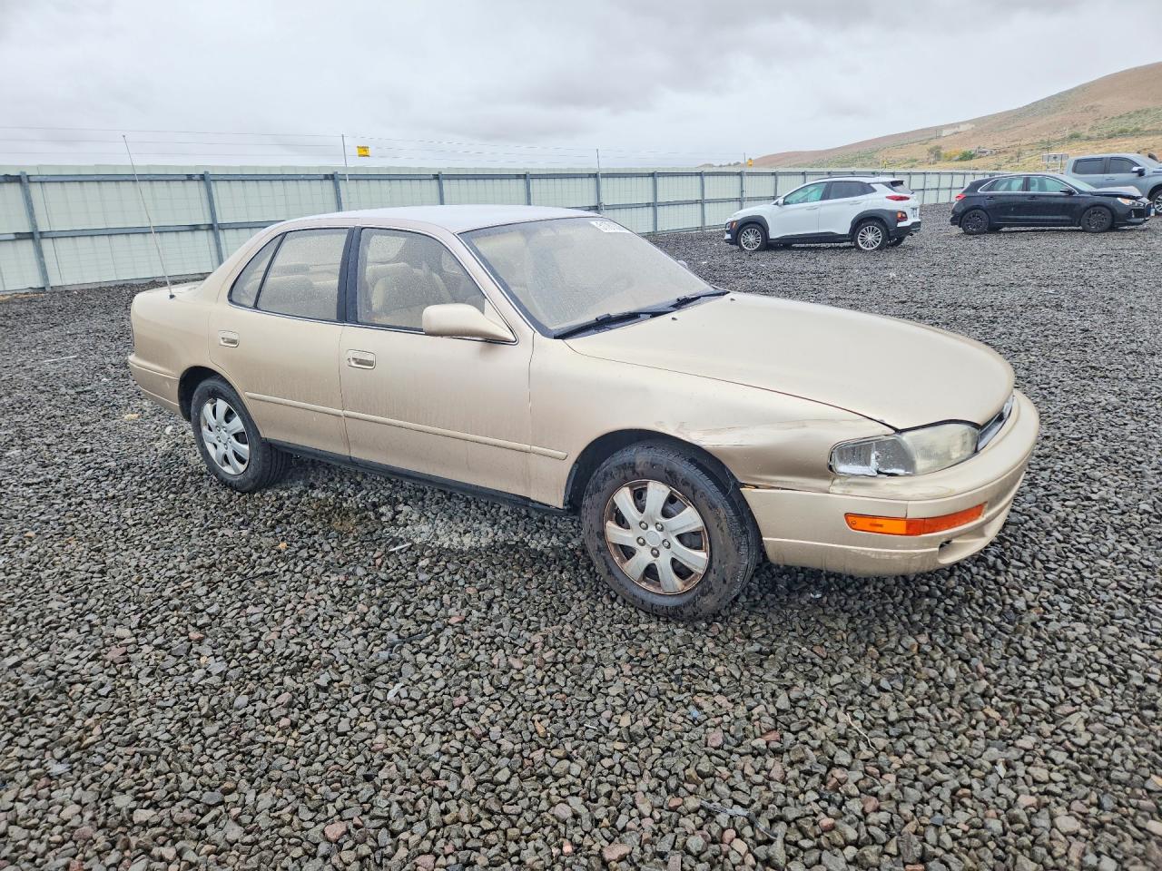 1994 TOYOTA CAMRY LE photo 4