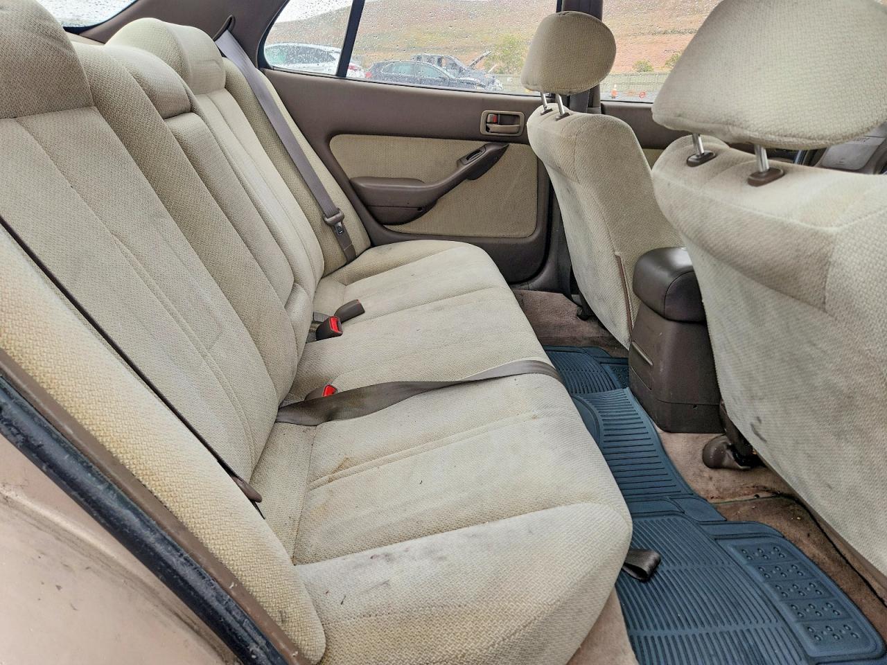 1994 TOYOTA CAMRY LE photo 10