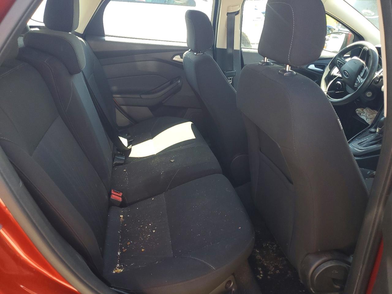 2018 FORD FOCUS SE photo 10