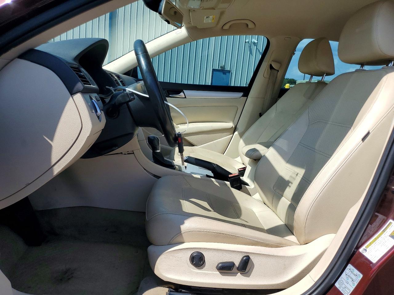 2012 VOLKSWAGEN PASSAT SE photo 19