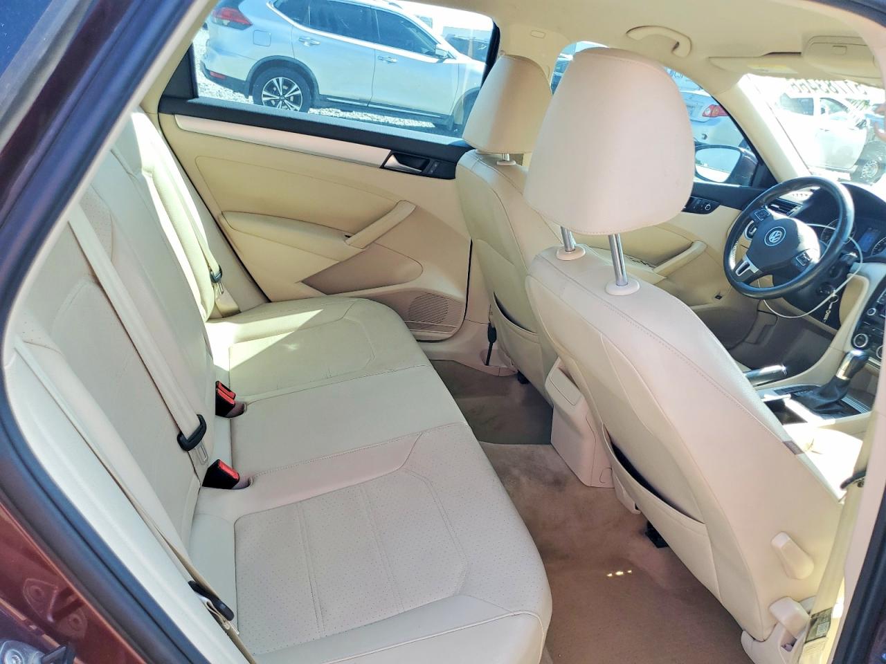 2012 VOLKSWAGEN PASSAT SE photo 28