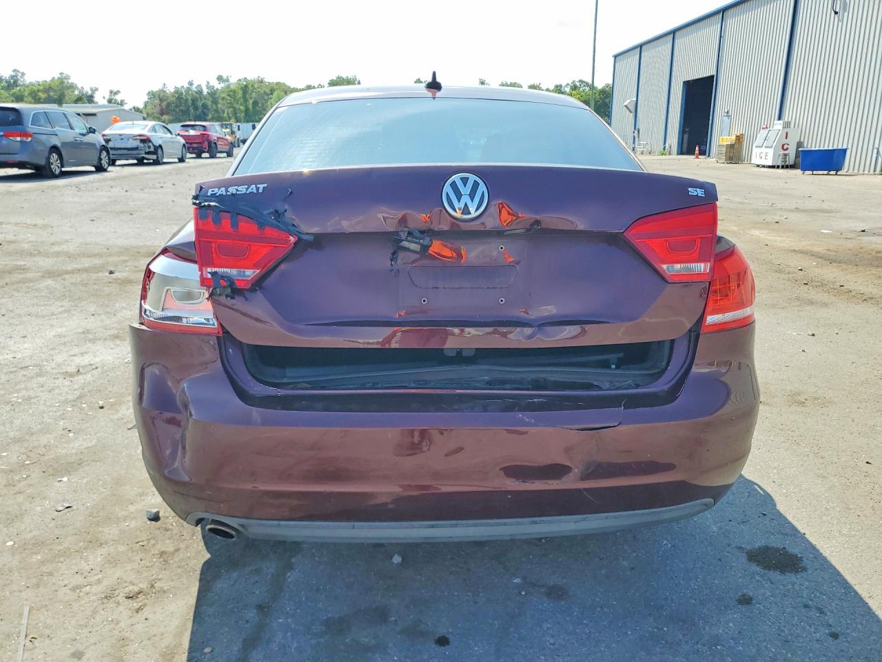 2012 VOLKSWAGEN PASSAT SE photo 16
