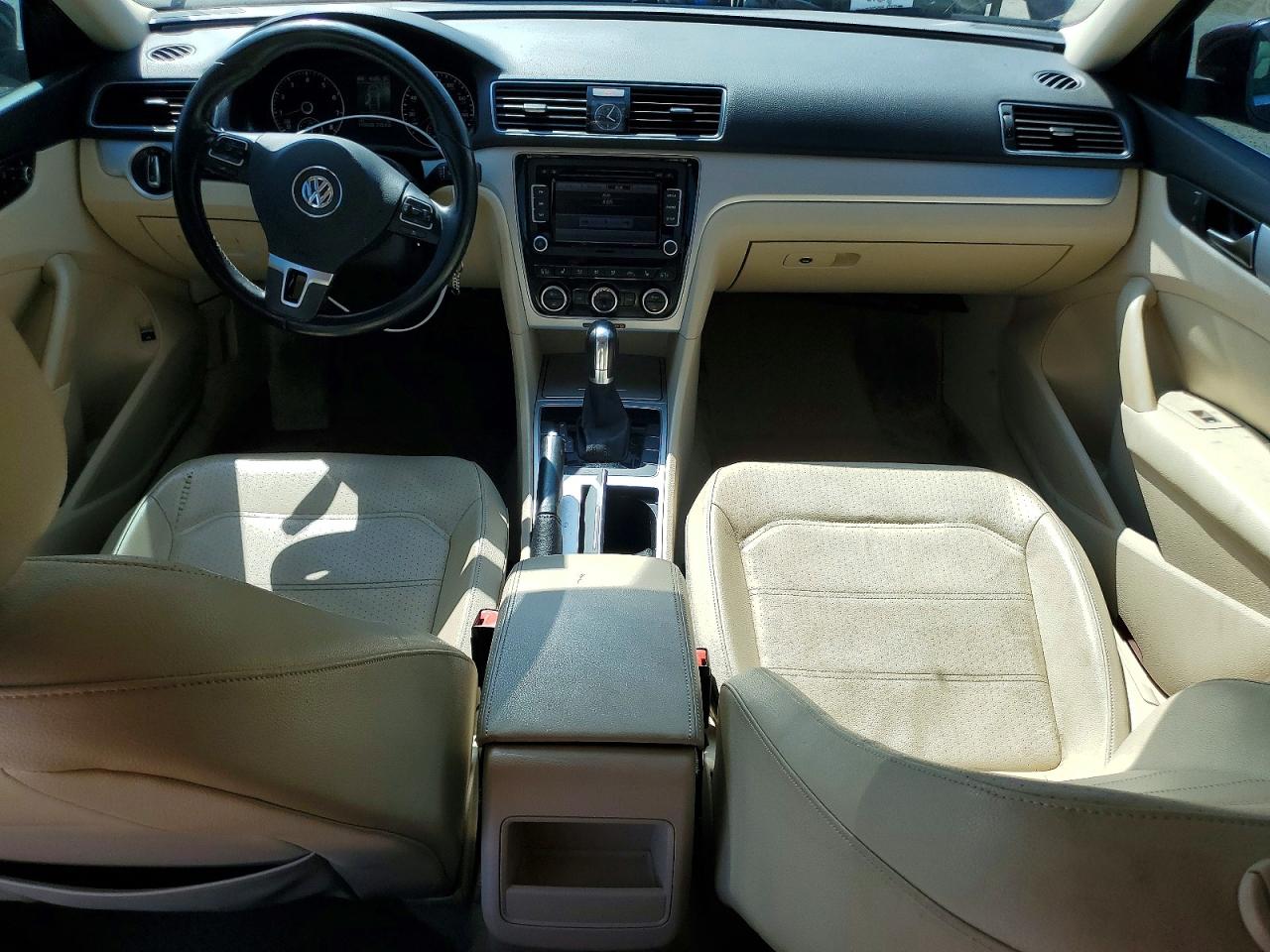 2012 VOLKSWAGEN PASSAT SE photo 22