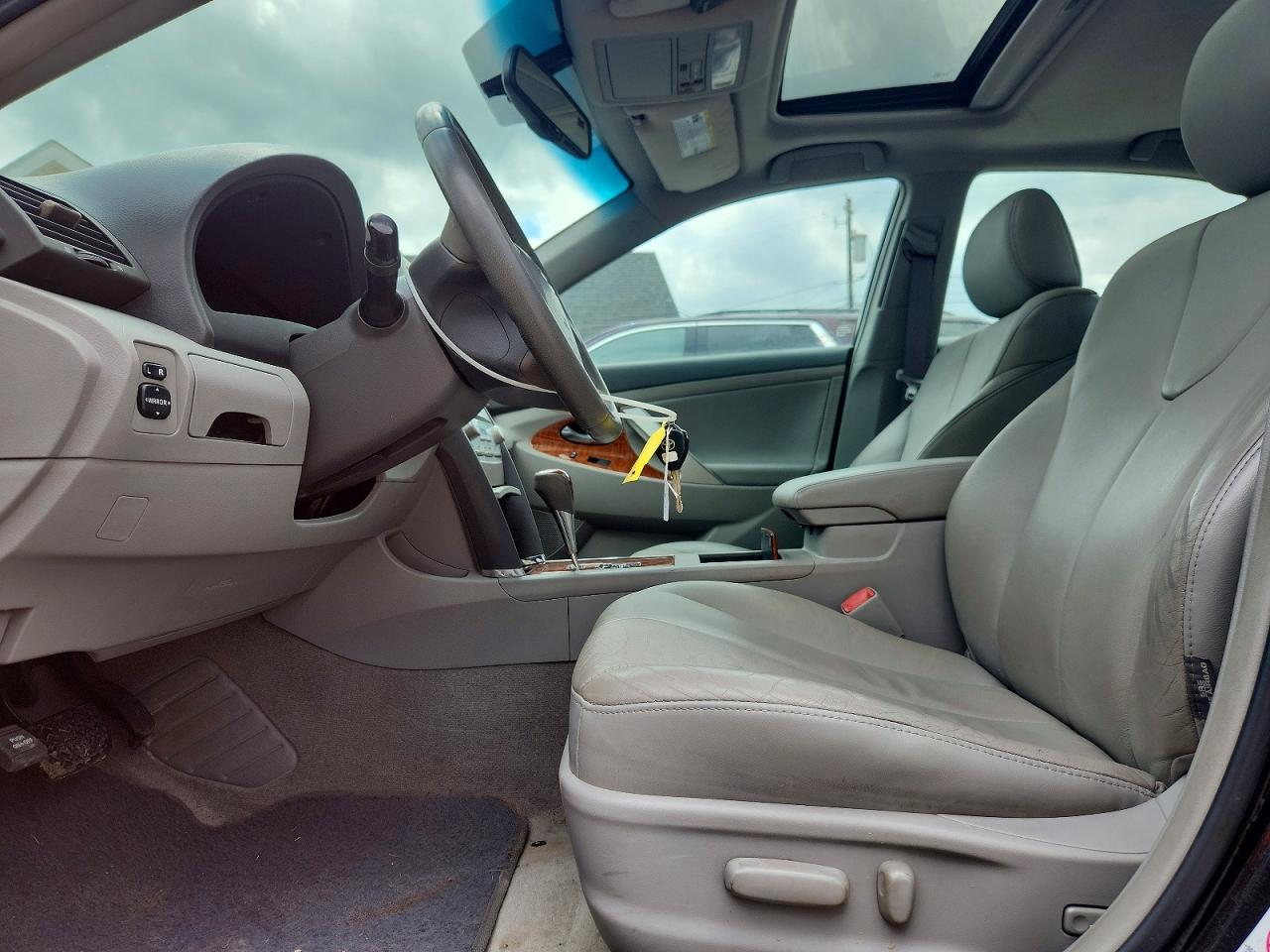 2009 TOYOTA CAMRY XLE photo 13