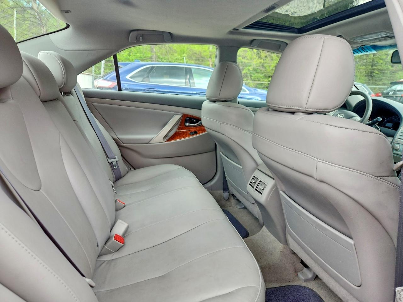 2009 TOYOTA CAMRY XLE photo 19