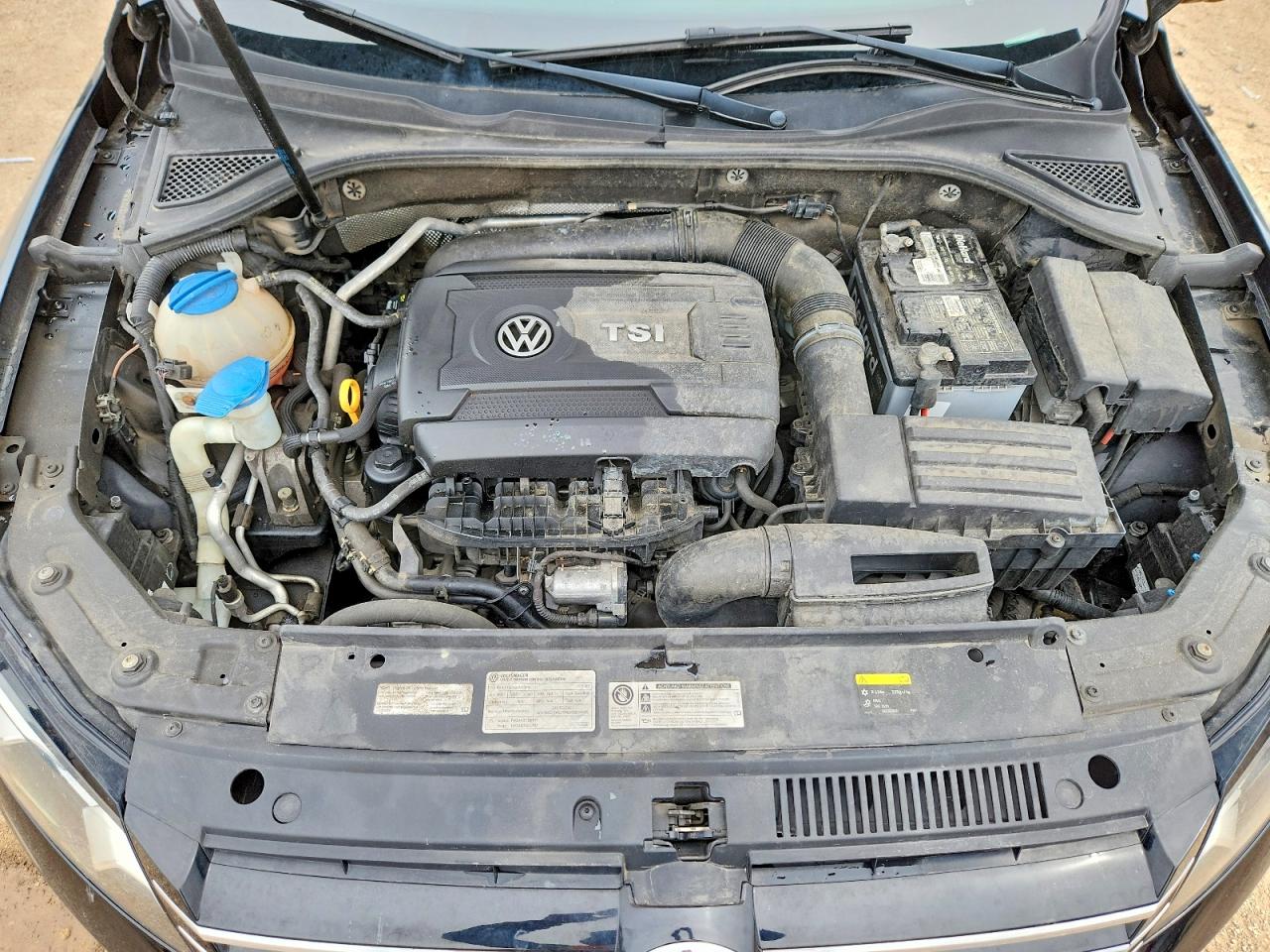 2015 VOLKSWAGEN PASSAT S photo 11