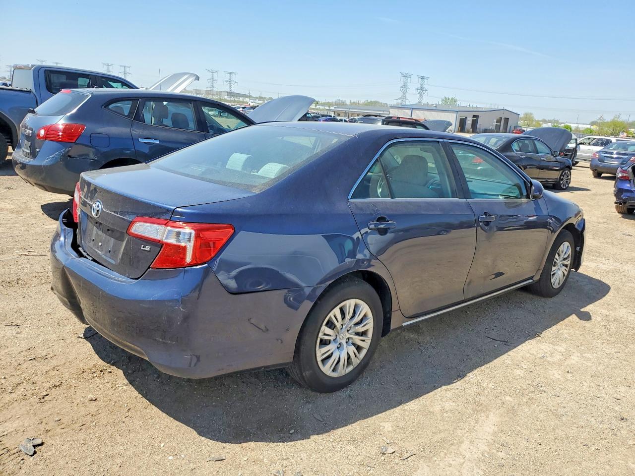 2014 TOYOTA CAMRY LE photo 7