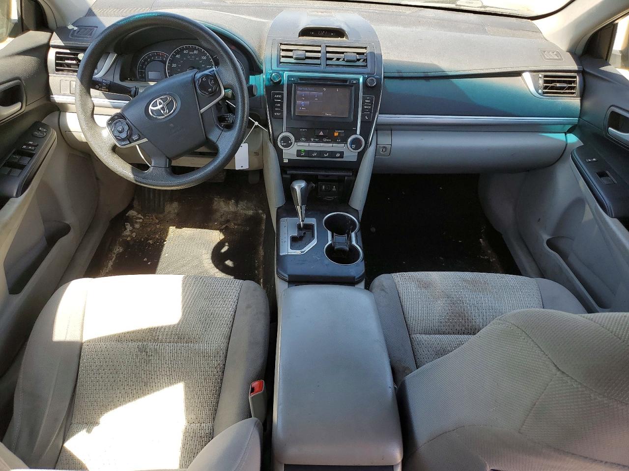 2014 TOYOTA CAMRY LE photo 22