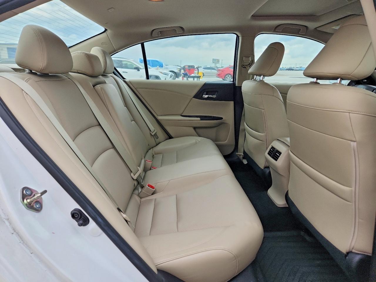 2016 HONDA ACCORD TOURING photo 19
